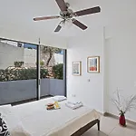 Esprit 20 Villa Polis