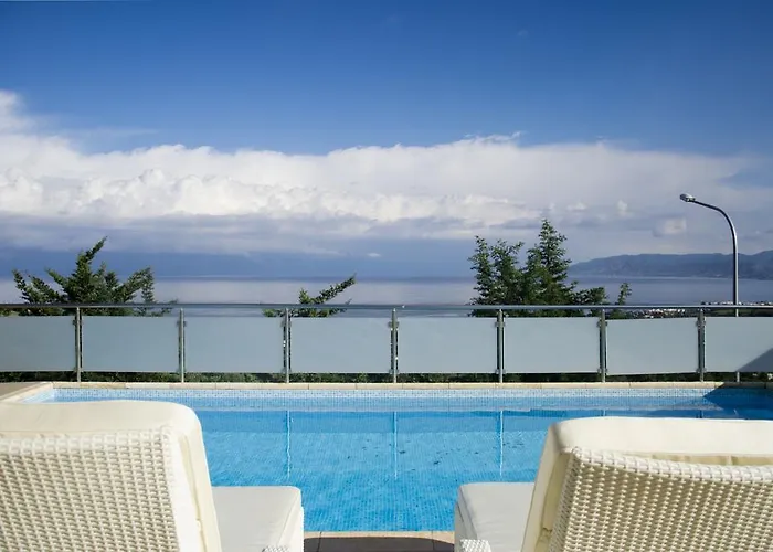 Esprit 20 Villa Polis