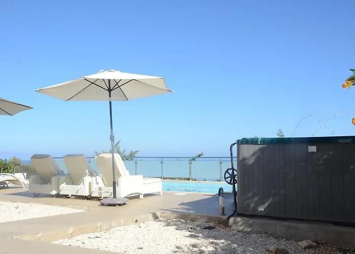 Esprit 20 Villa Polis