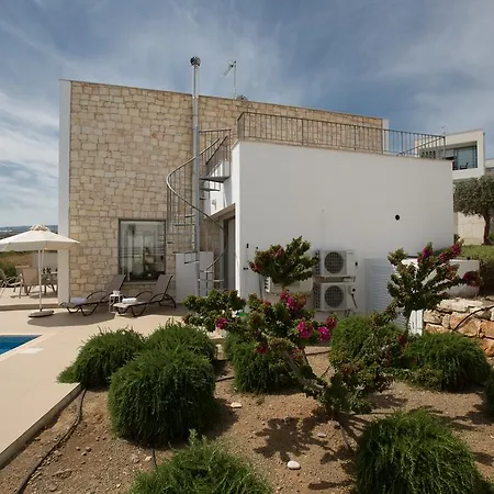 Esprit 20 Villa Polis