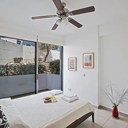 Esprit 20 Villa Polis