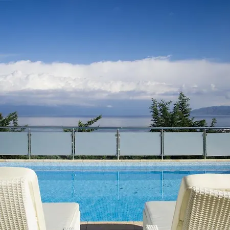 Esprit 20 Villa Polis