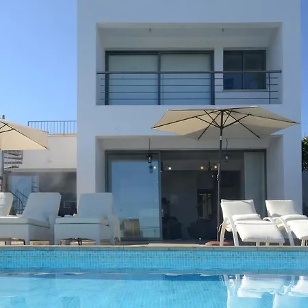 Esprit 20 Villa Polis